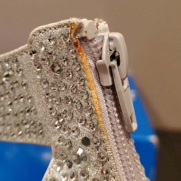 Silver & Rhinestone De Blossom 4 1/2" Heels - Picture 11 of 11